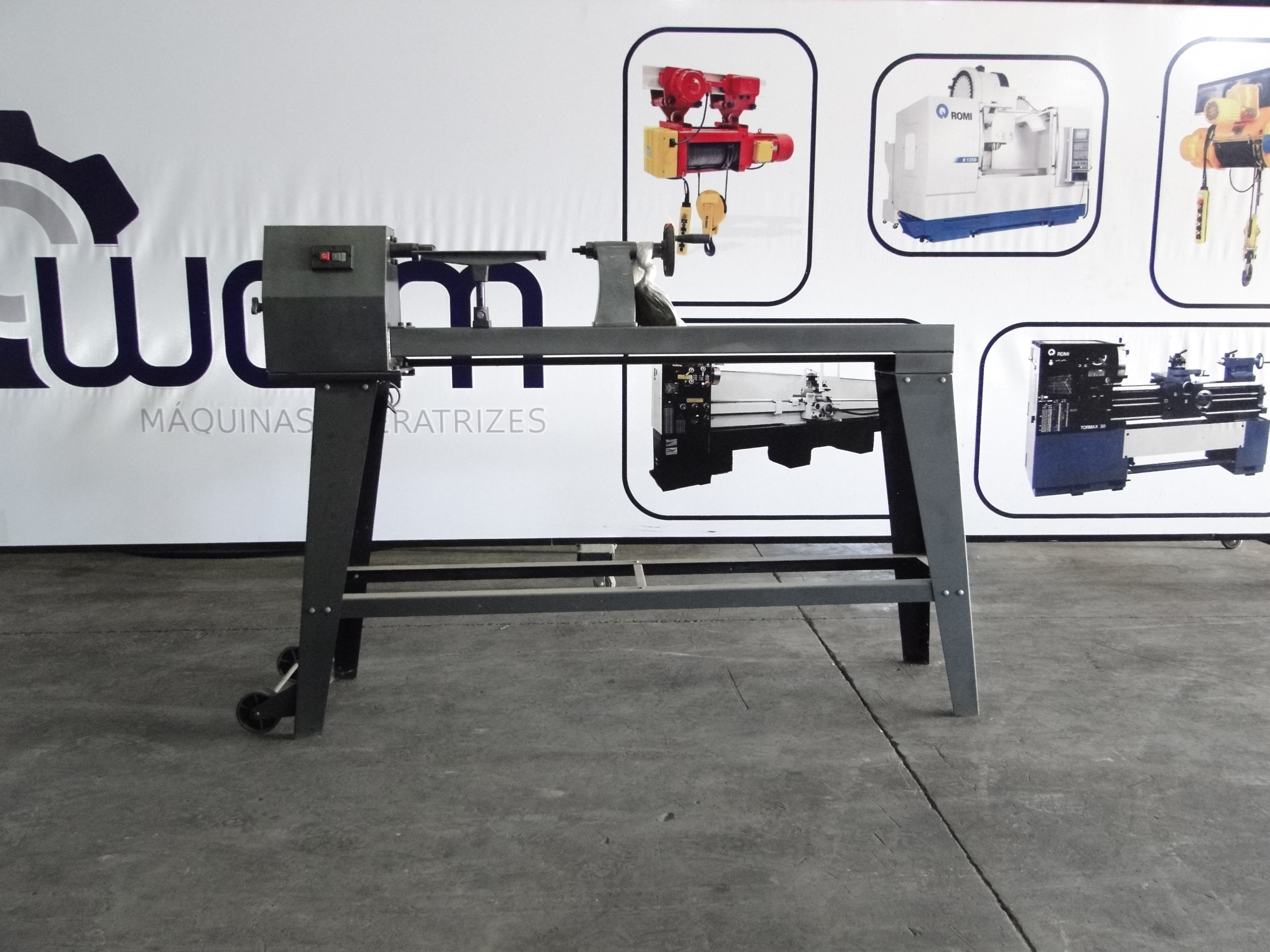 Torno de Madeira - WCM Máquinas | Empresa de Máquinas em Jaboticabal/SP