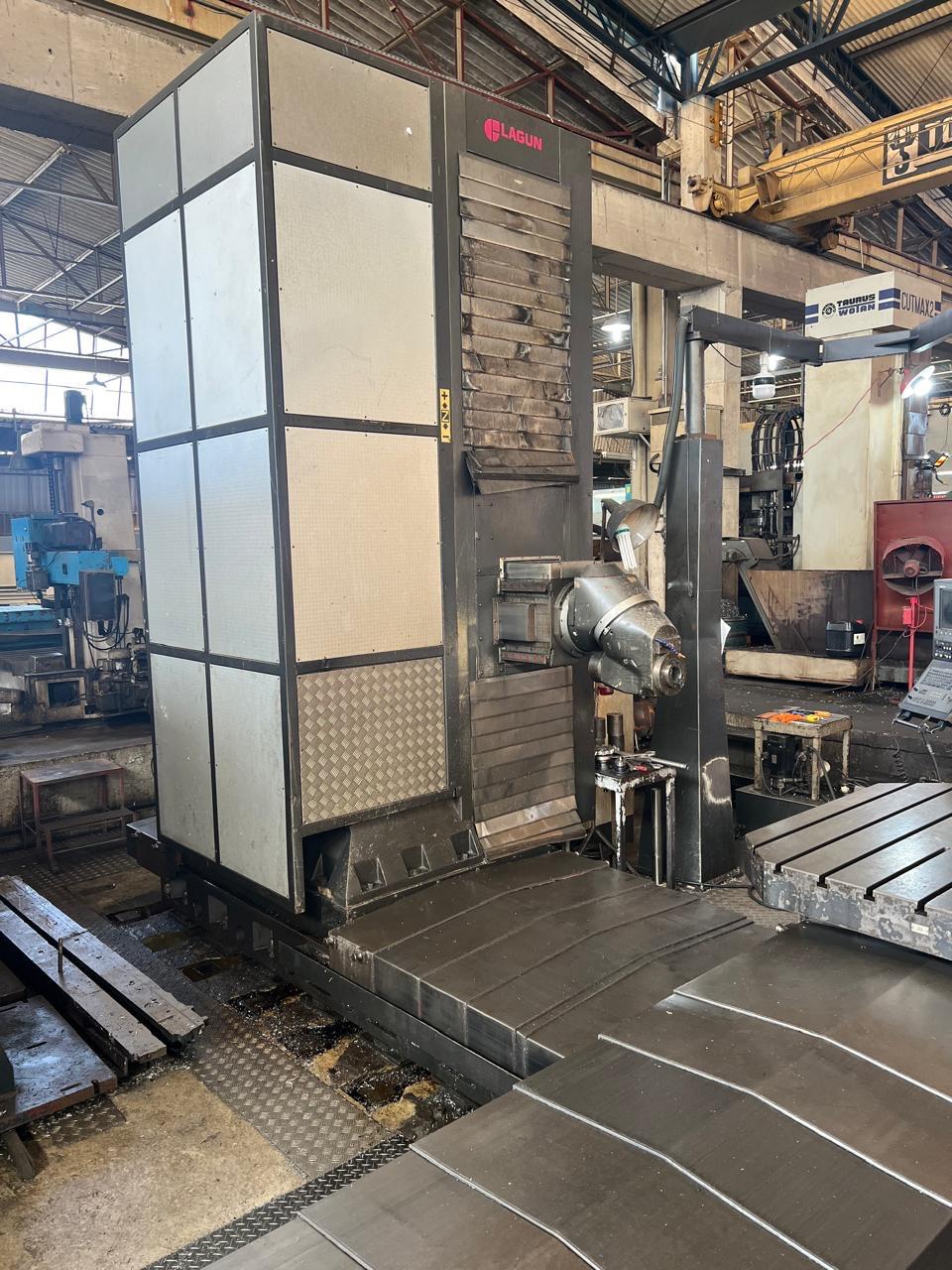 Fresadora montante CNC - WCM Máquinas | Empresa de Máquinas em Jaboticabal/SP